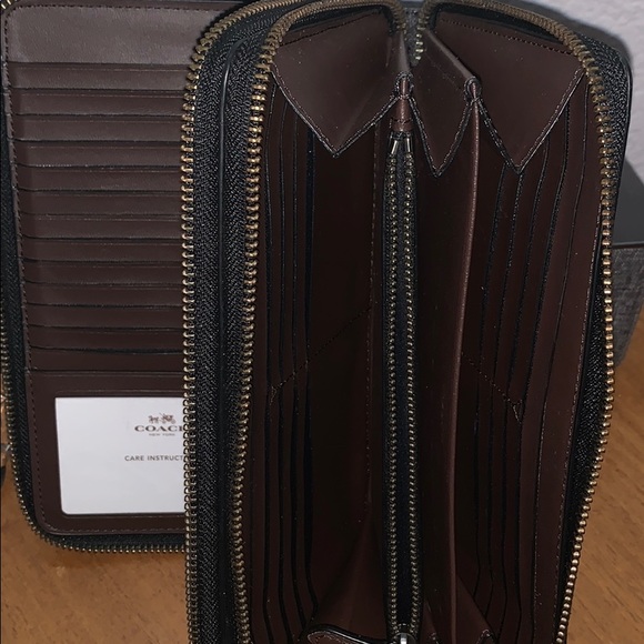 Coach Wallet - Picture 5 of 8